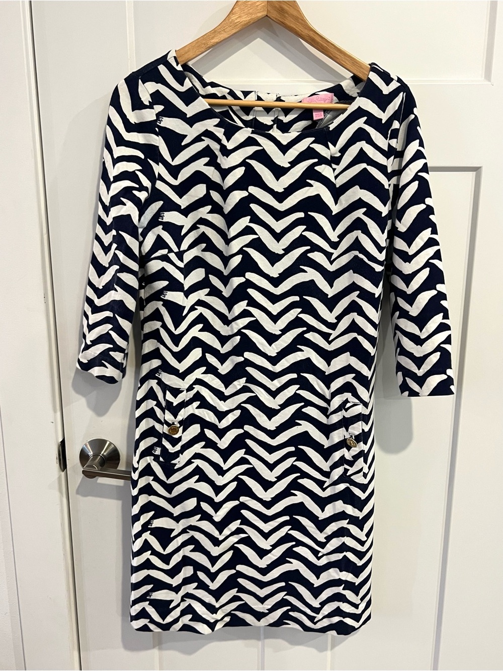 Lily Pulitzer med Navy and White Chevron Shift Dress - Classic Women's Dress